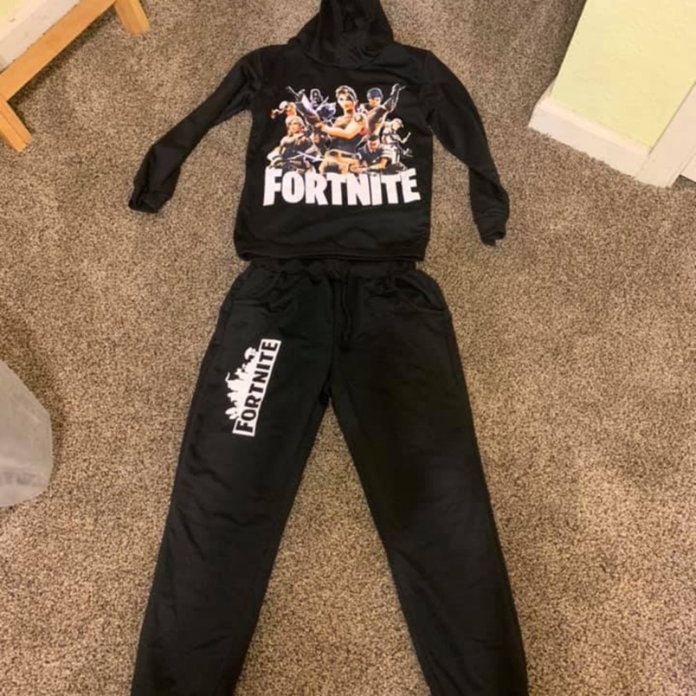 FORTNITE Sweat/Sleep Outfit!